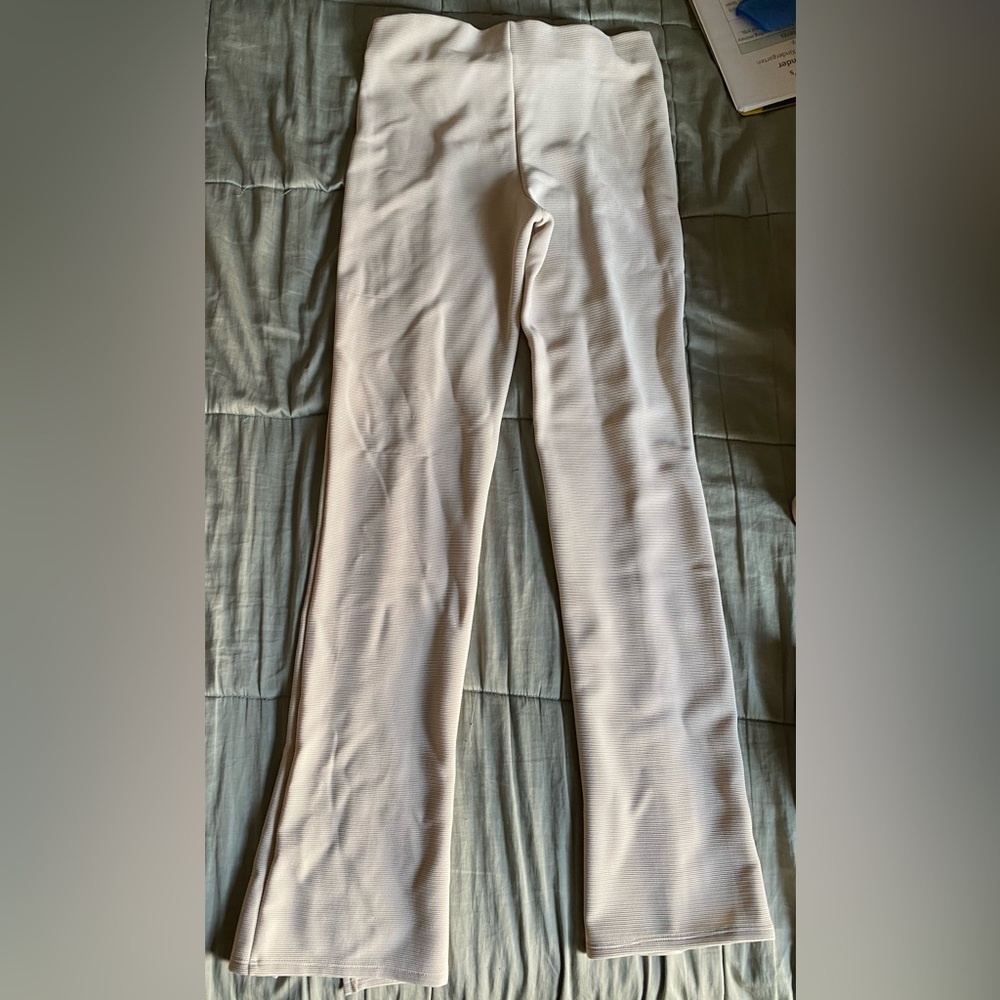 H&M khaki pants. Brand new with tags, never been worn - Picture 4 of 6